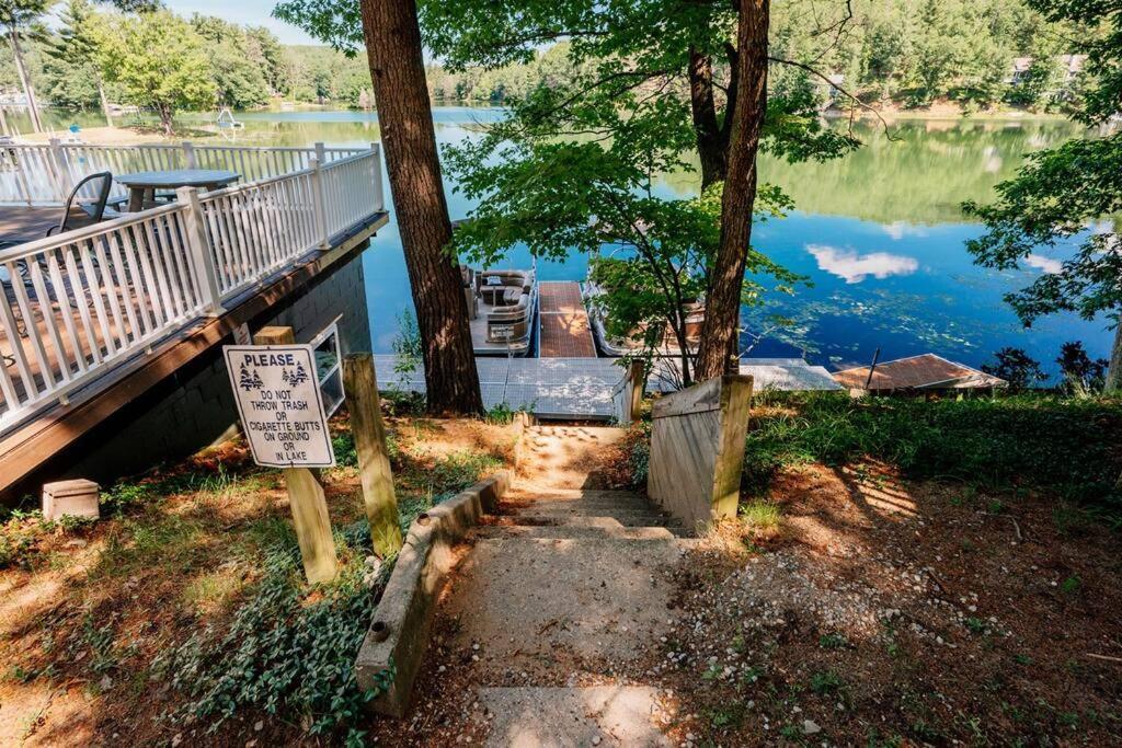 Cabin On Beautiful Arbutus Lake Near Traverse City Exterior foto